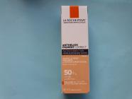 La Roche-Posay Anthelios Pigment Correct Medium SPF50+ tónovaný krém 50 ml 